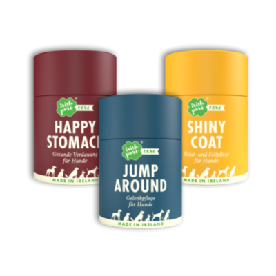 Drei Dosen Nahrungsergänzungsmittel von Irish Pure. Diese dienen jeweils der gesunden Verdauung, der Gelenkpflege und der Haut- und Fellpflege für Hunde.